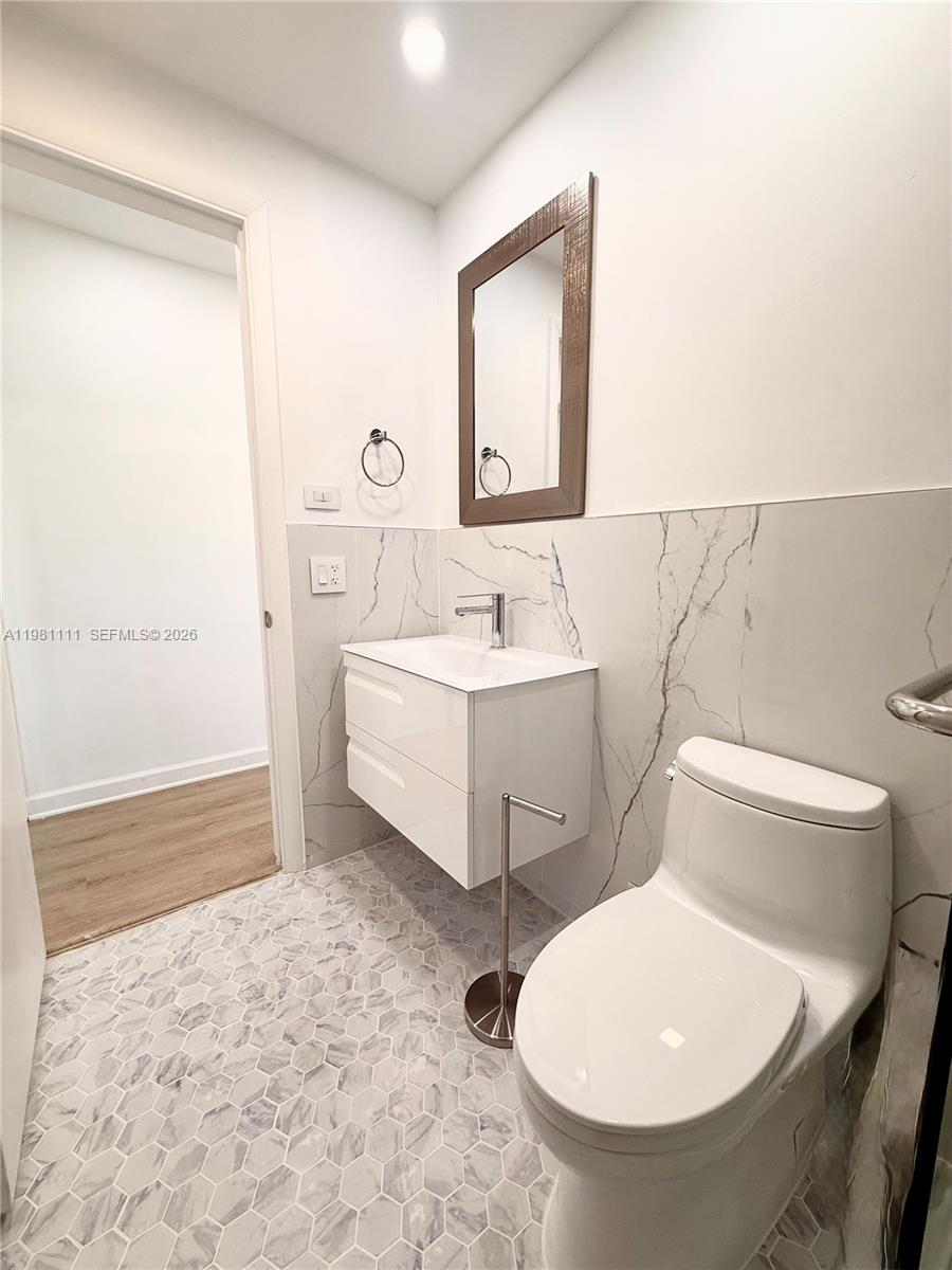 ADMIRAL FARRAGUT CONDO - Residential Lease