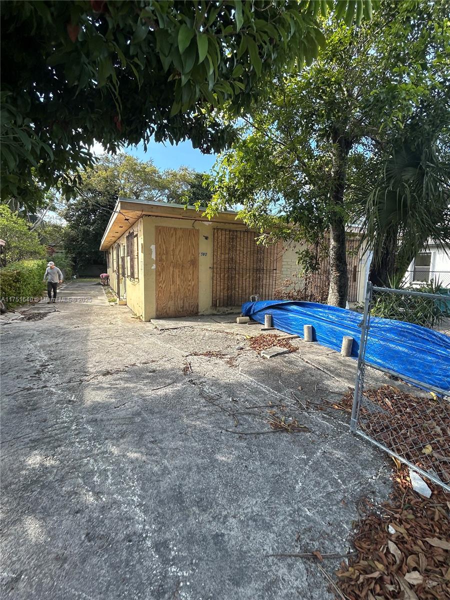 Investor Special! This centrally located duplex in the heart of Miami is just minutes from Miami International Airport, LoanDepot Park (Miami Marlins Stadium), Kaseya Center (Miami Heat Arena), Wynwood, Downtown Miami, and more! Featuring new 2024 permitted roof, this property offers incredible potential for investors or homeowners looking for a prime location. Buyer must address an existing unsafe structure notice. Don't miss this opportunity to add value and maximize returns in one of Miami's most sought-after areas! Cash only.