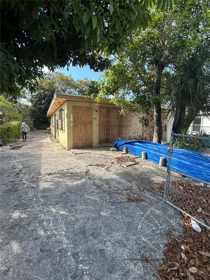 Investor Special! This centrally located duplex in the heart of Miami is just minutes from Miami International Airport, LoanDepot Park (Miami Marlins Stadium), Kaseya Center (Miami Heat Arena), Wynwood, Downtown Miami, and more! Featuring new 2024 permitted roof, this property offers incredible potential for investors or homeowners looking for a prime location. Buyer must address an existing unsafe structure notice. Don't miss this opportunity to add value and maximize returns in one of Miami's most sought-after areas! Cash only.
