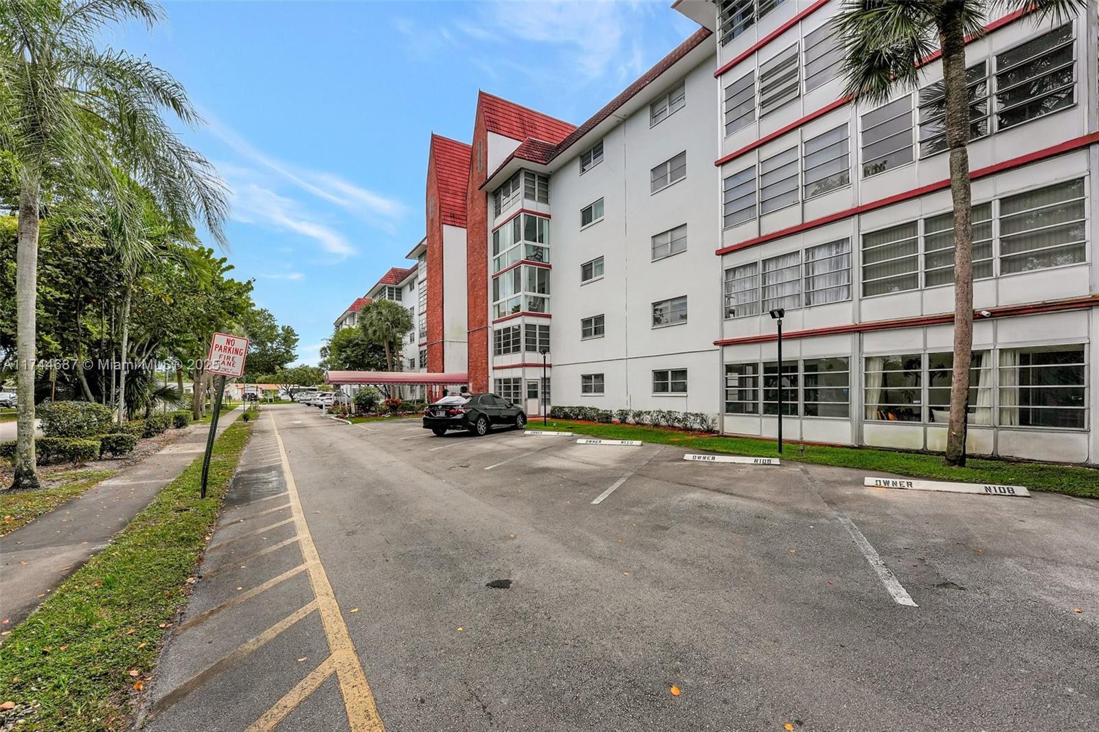 CASTLE APARTMENTS 11 COND - Residential