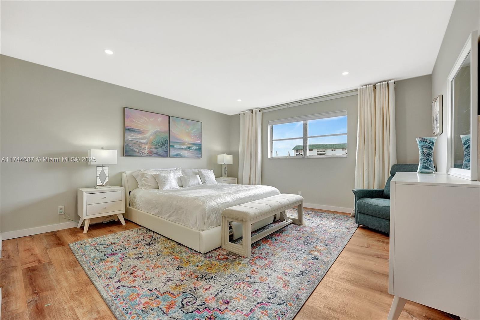 CASTLE APARTMENTS 11 COND - Residential