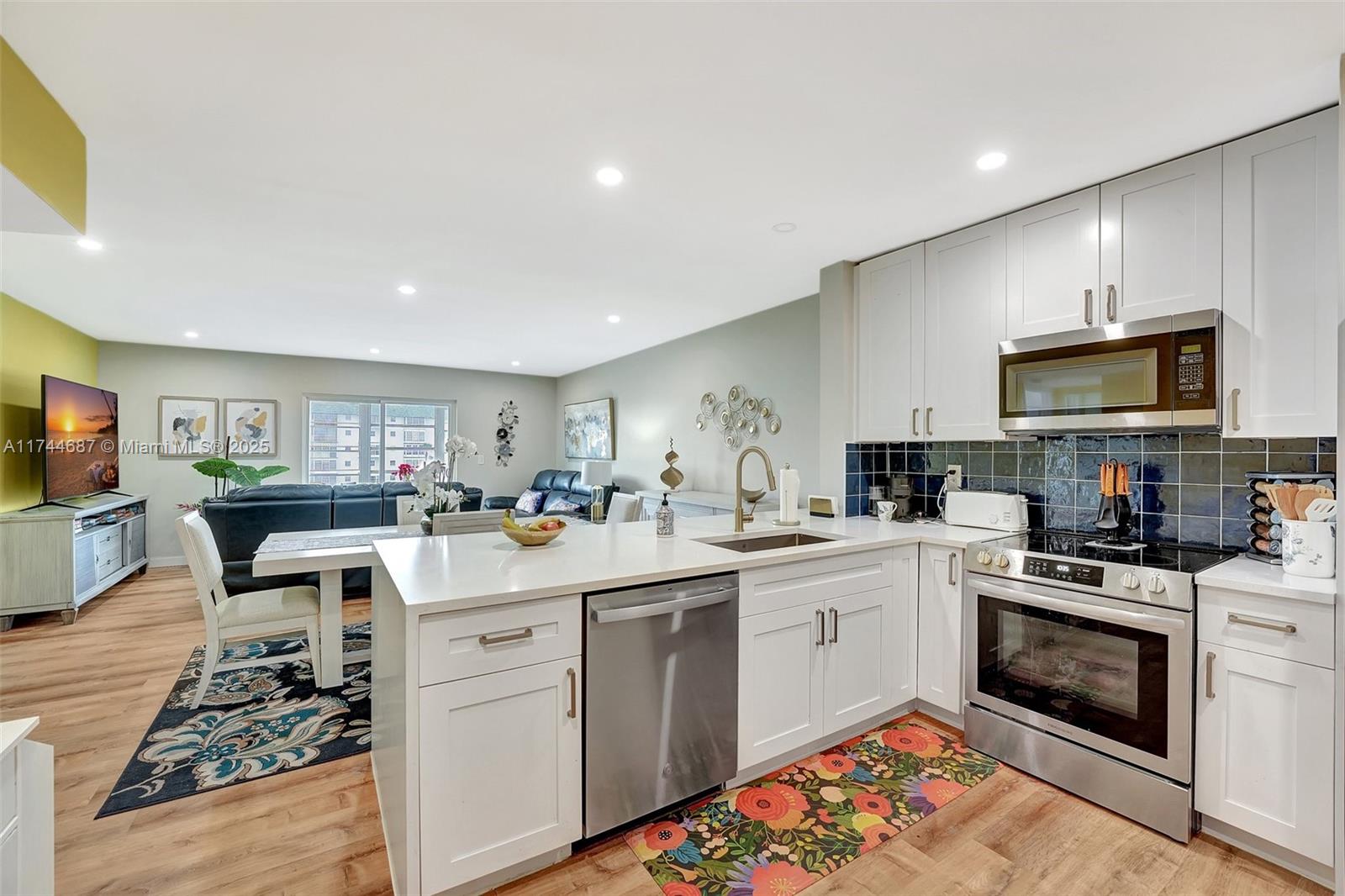 CASTLE APARTMENTS 11 COND - Residential