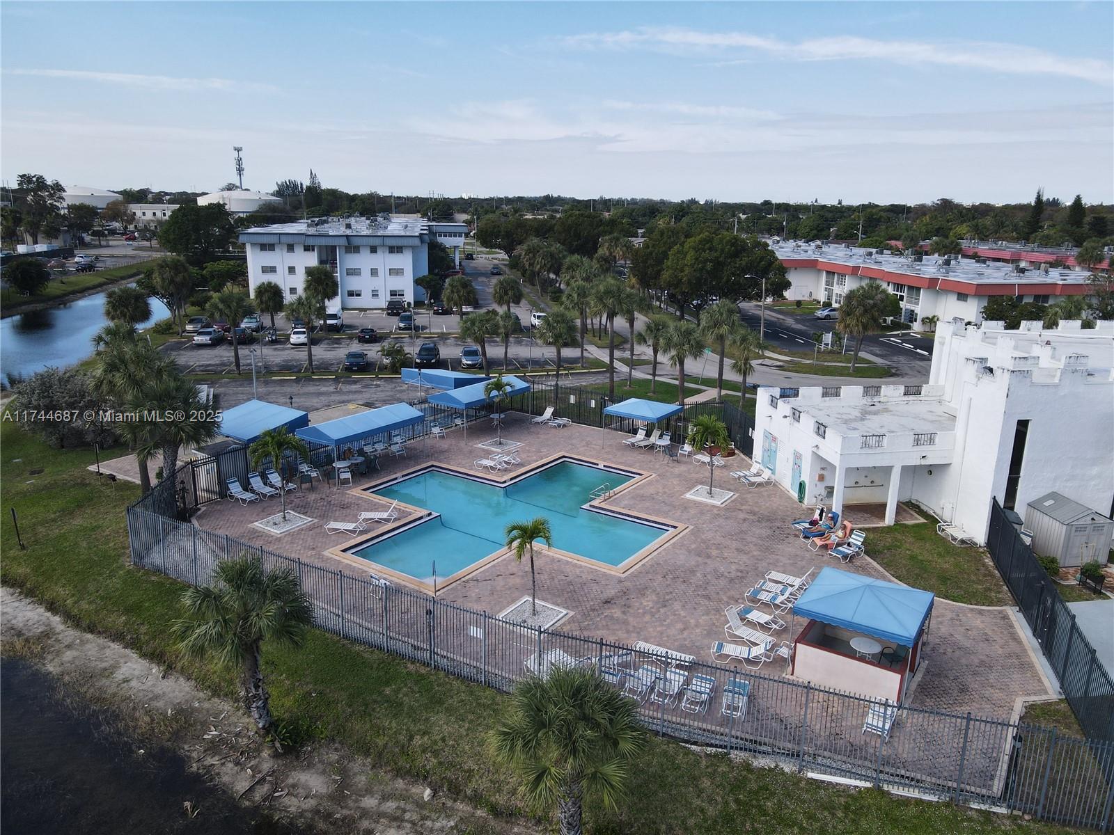 CASTLE APARTMENTS 11 COND - Residential