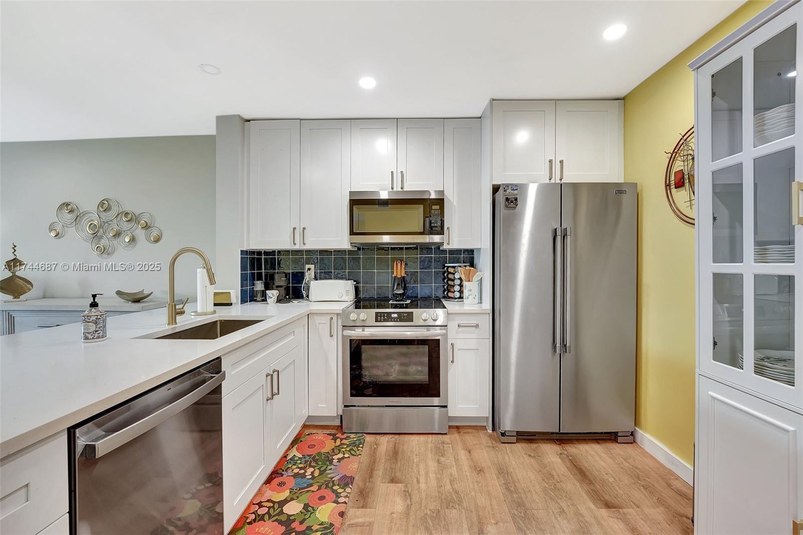 CASTLE APARTMENTS 11 COND - Residential