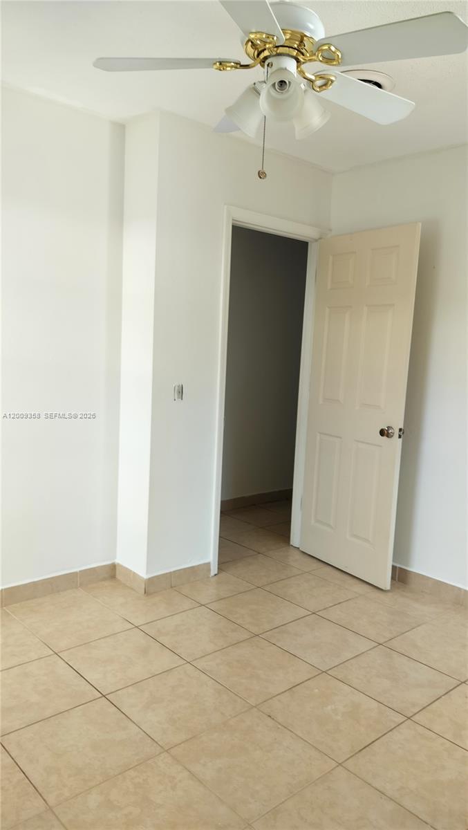 LEISURE LAKES - Residential