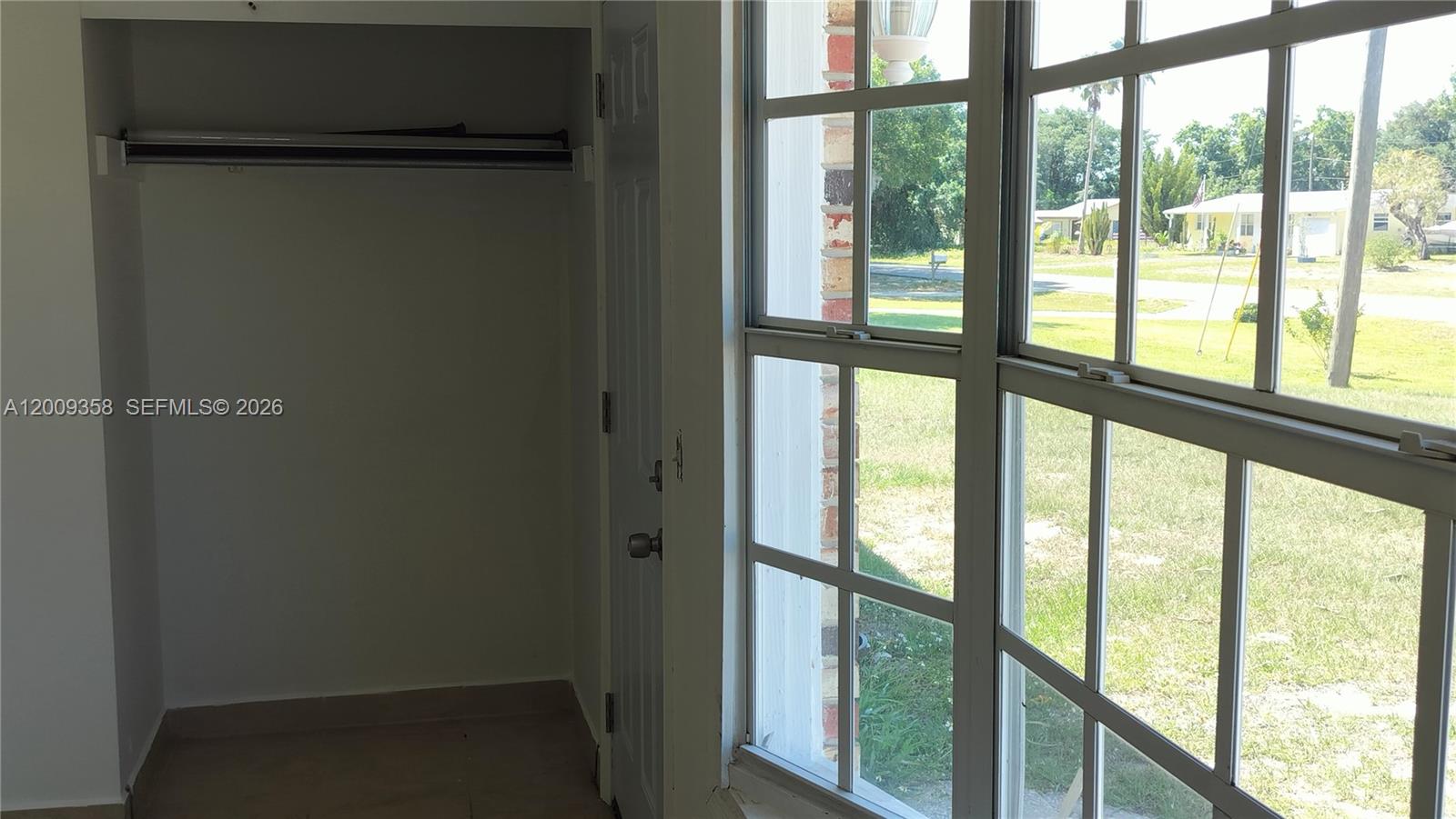 LEISURE LAKES - Residential