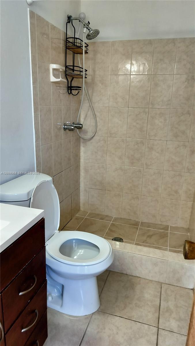 LEISURE LAKES - Residential