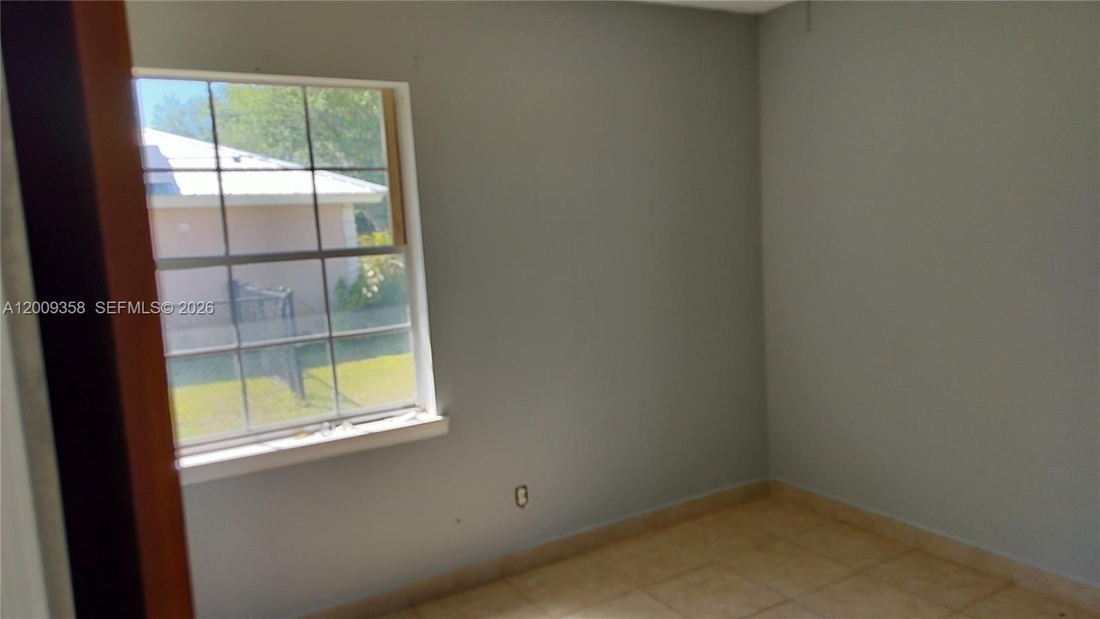 LEISURE LAKES - Residential