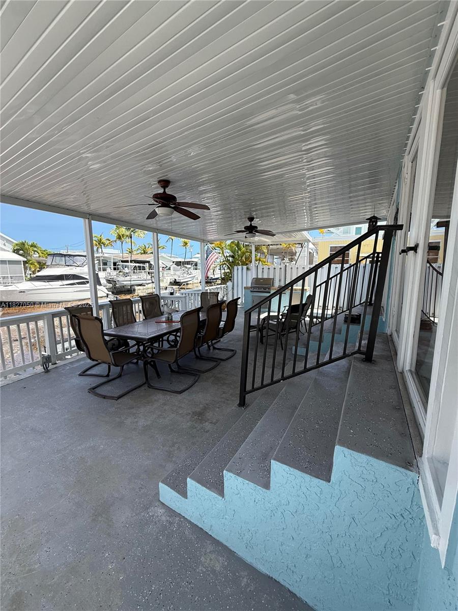 211 Banyan Ln