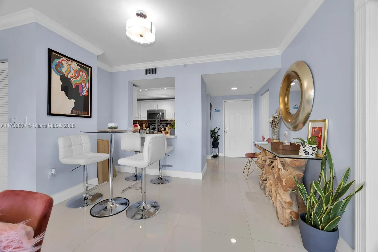 Miami, Florida 33145, United States, 2 Bedrooms Bedrooms, ,2 BathroomsBathrooms,Residential,Pending,118905