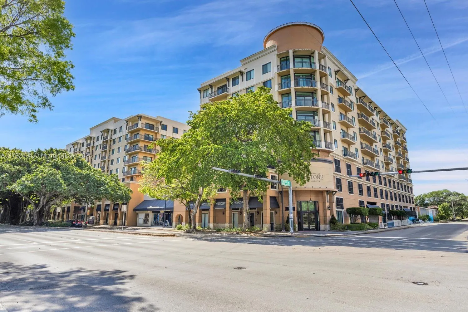 Miami, Florida 33145, United States, 2 Bedrooms Bedrooms, ,2 BathroomsBathrooms,Residential,Pending,118905