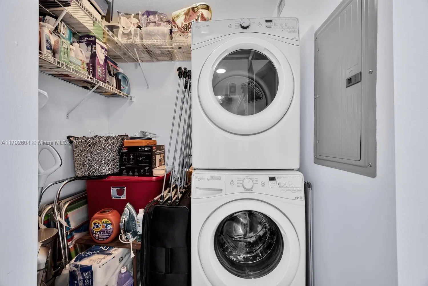 Miami, Florida 33145, United States, 2 Bedrooms Bedrooms, ,2 BathroomsBathrooms,Residential,Pending,118905