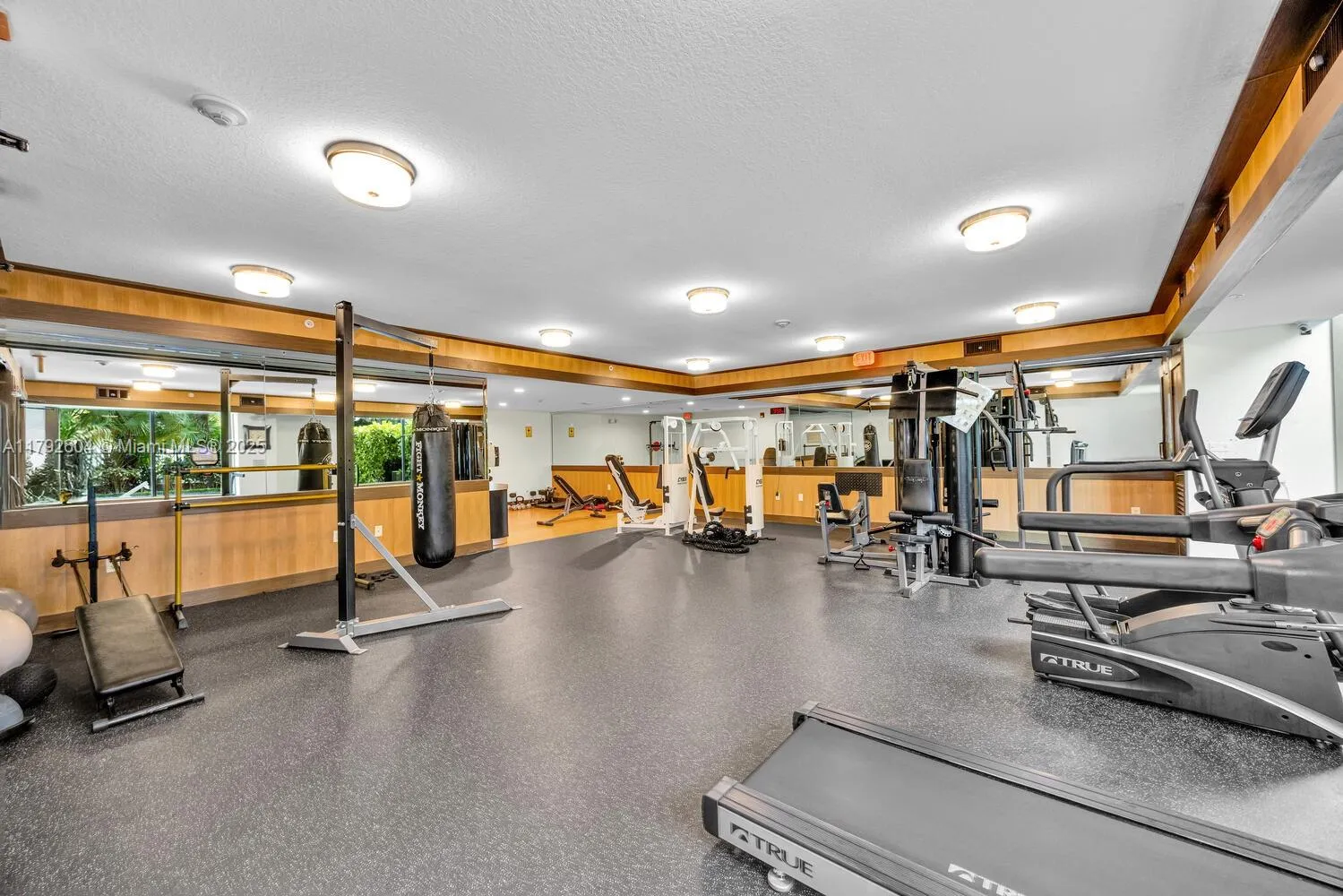 Miami, Florida 33145, United States, 2 Bedrooms Bedrooms, ,2 BathroomsBathrooms,Residential,Pending,118905