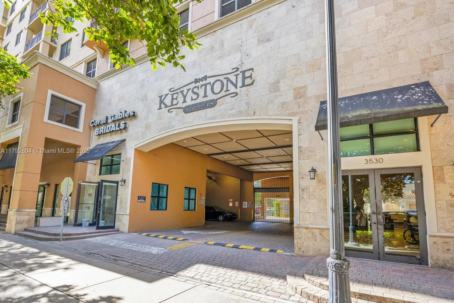 Miami, Florida 33145, United States, 2 Bedrooms Bedrooms, ,2 BathroomsBathrooms,Residential,Pending,118905