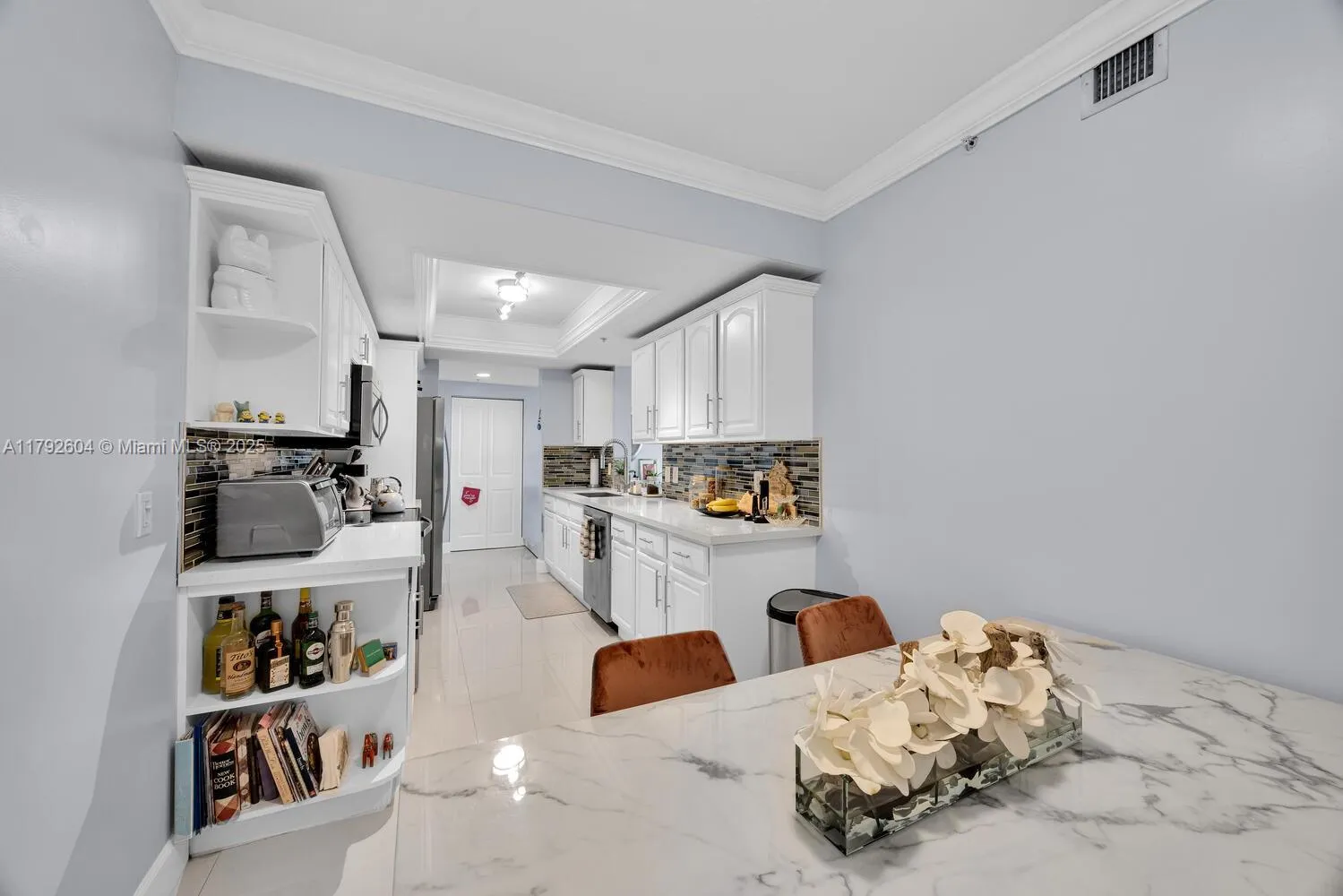 Miami, Florida 33145, United States, 2 Bedrooms Bedrooms, ,2 BathroomsBathrooms,Residential,Pending,118905