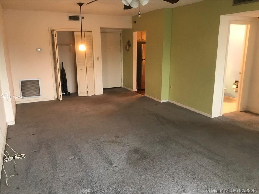 BEST ONE BEDROOM DEAL , HILLCREST # 26 IS A 55+ COMMUNITY, NO RENTING , VERY CLOSE TO FORT LAUDERDALE AIRPORT , 10 MIN TO THE BEACH. CALL LISTING AGENT EASY TO SHOW