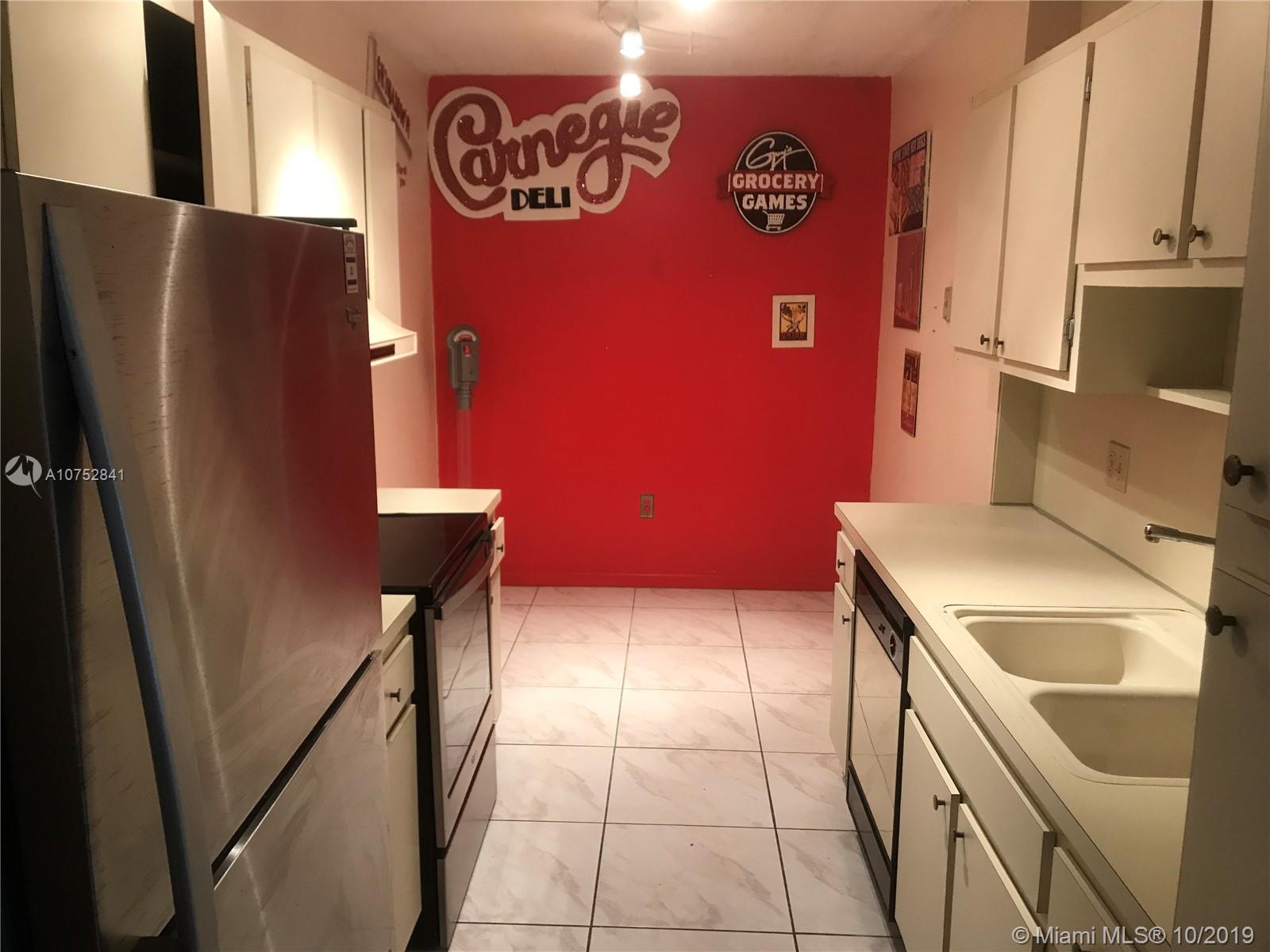 HILLCREST EAST #26 CONDO - Residential