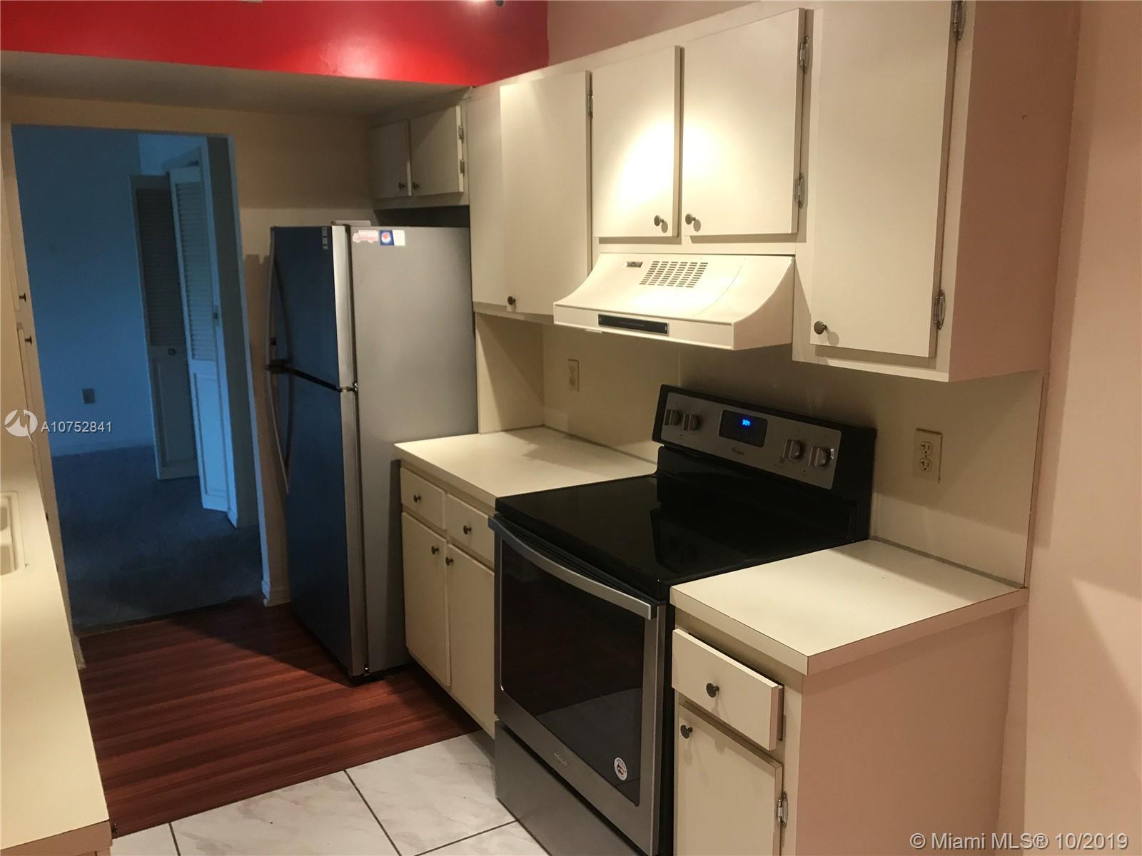 HILLCREST EAST #26 CONDO - Residential