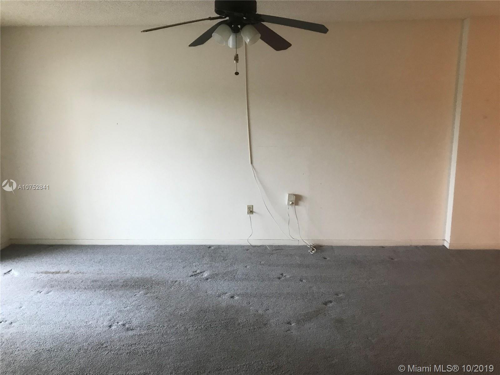 HILLCREST EAST #26 CONDO - Residential