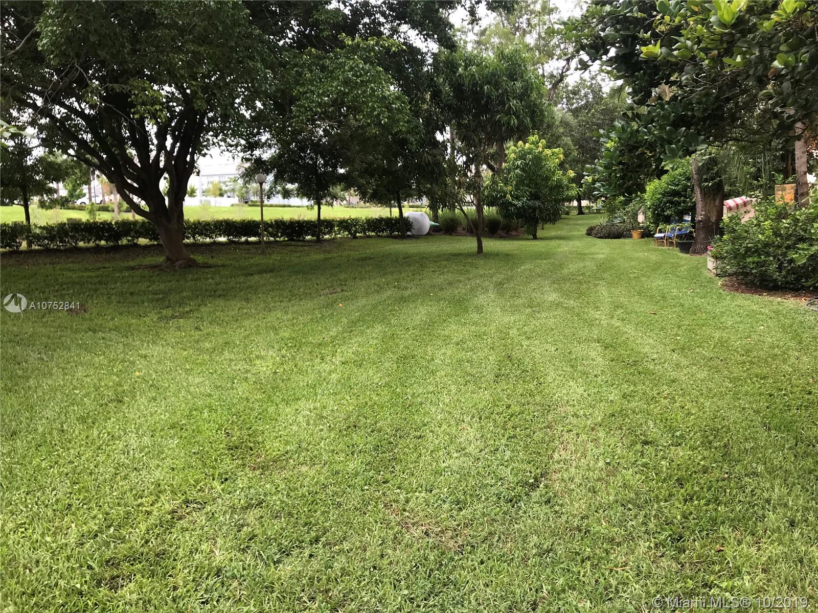 HILLCREST EAST #26 CONDO - Residential