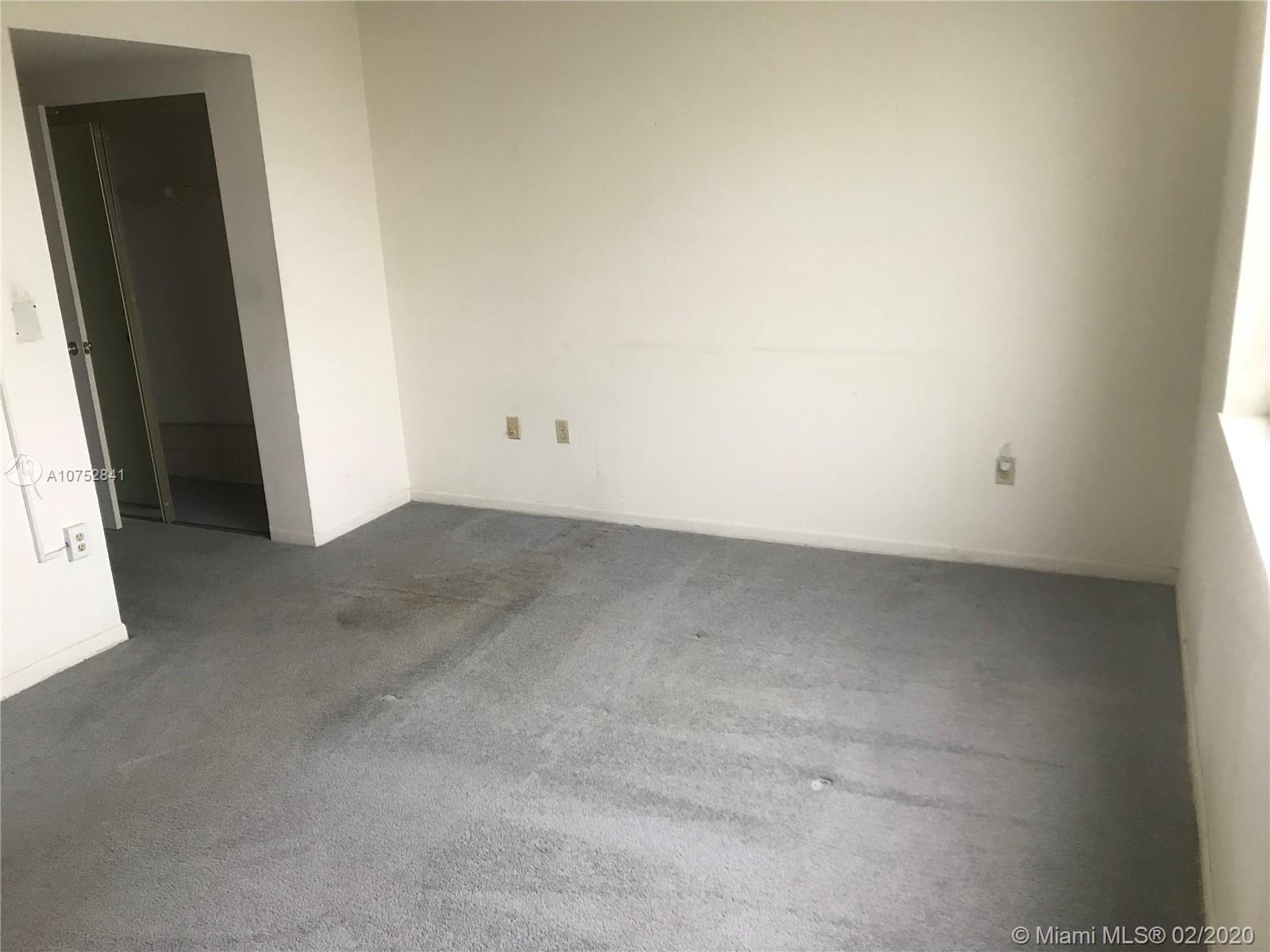 HILLCREST EAST #26 CONDO - Residential