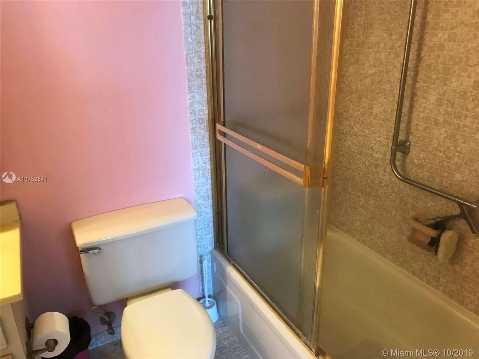 HILLCREST EAST #26 CONDO - Residential