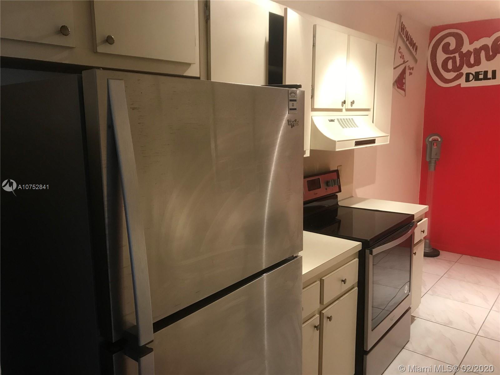 HILLCREST EAST #26 CONDO - Residential