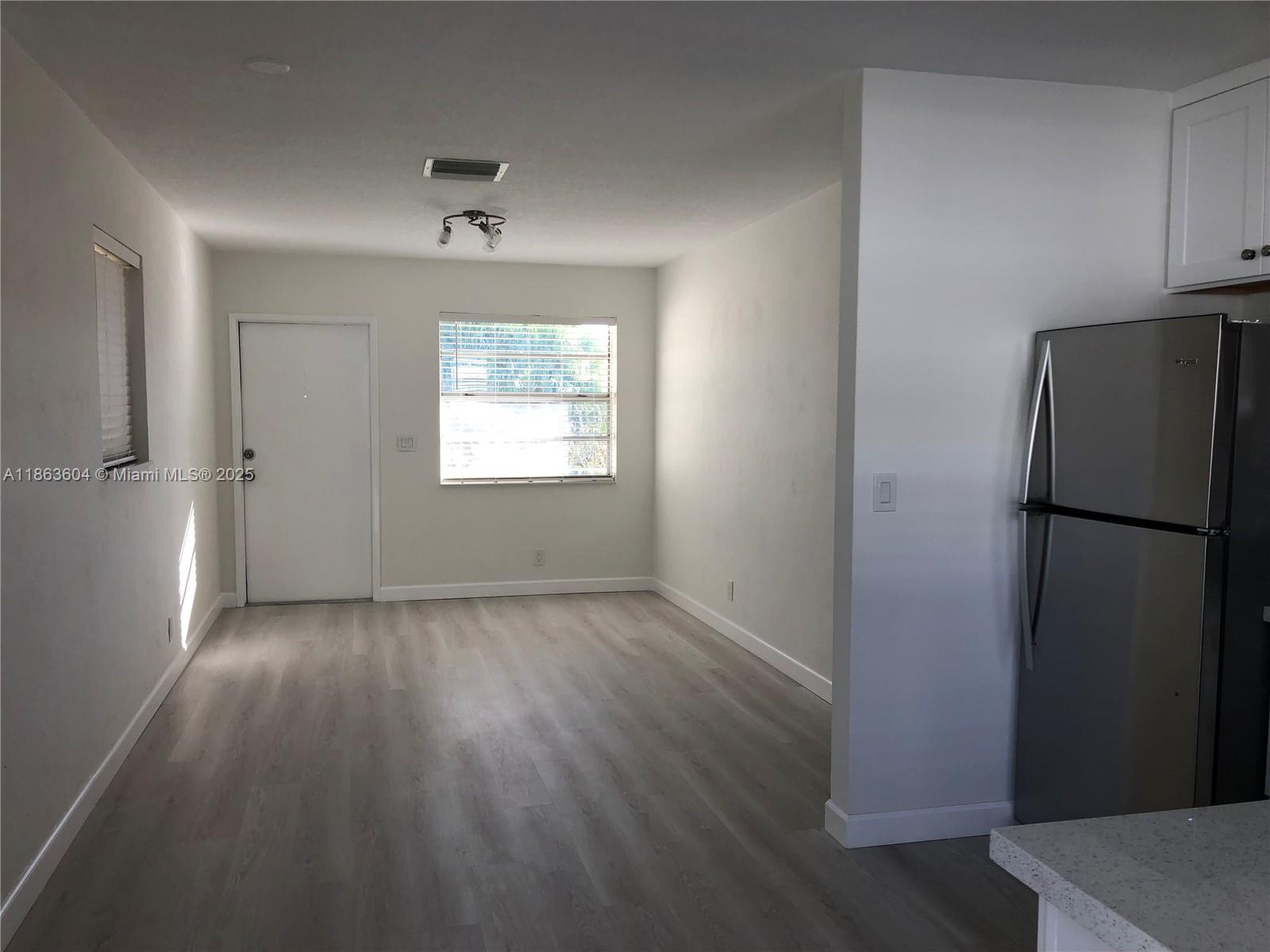 1301 N 12th Ct 3B