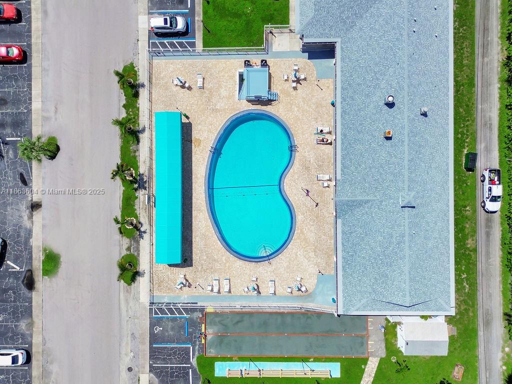 CRYSTAL COURT MANOR 5 CON - Residential