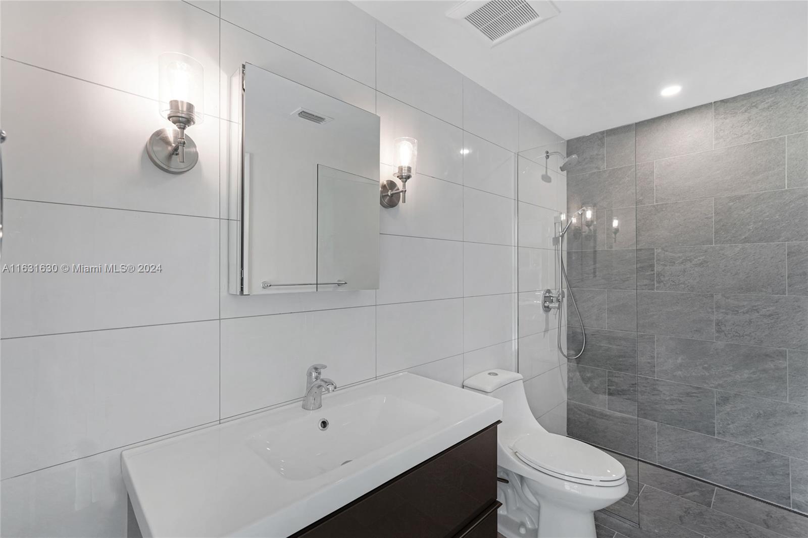 KENDALE SOUTH SEC 2 PART - Residential Lease