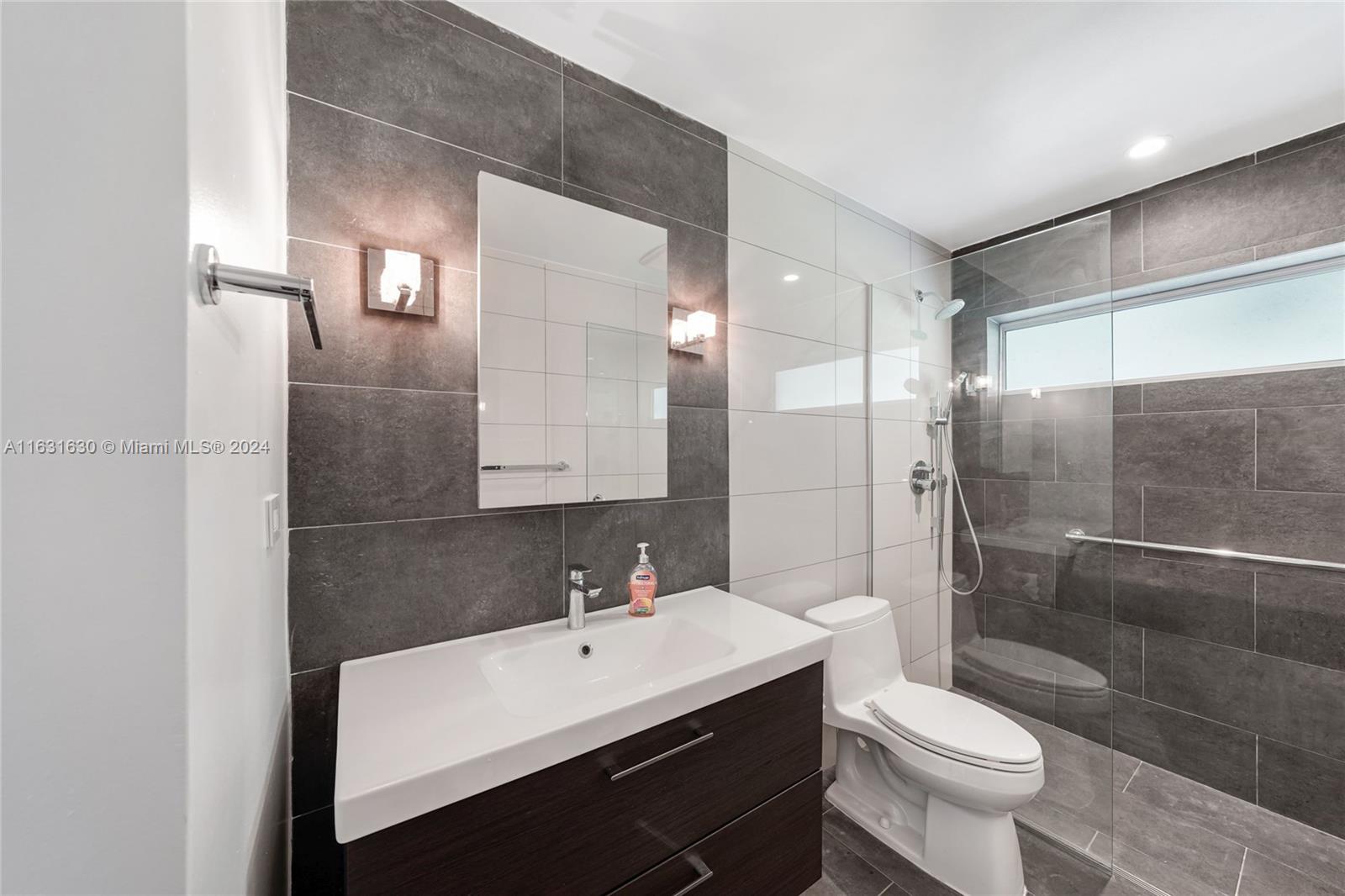 KENDALE SOUTH SEC 2 PART - Residential Lease