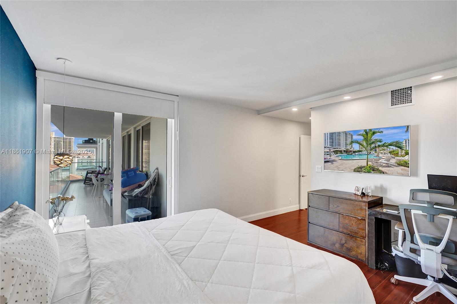 TURNBERRY ISLE CONDO - Residential