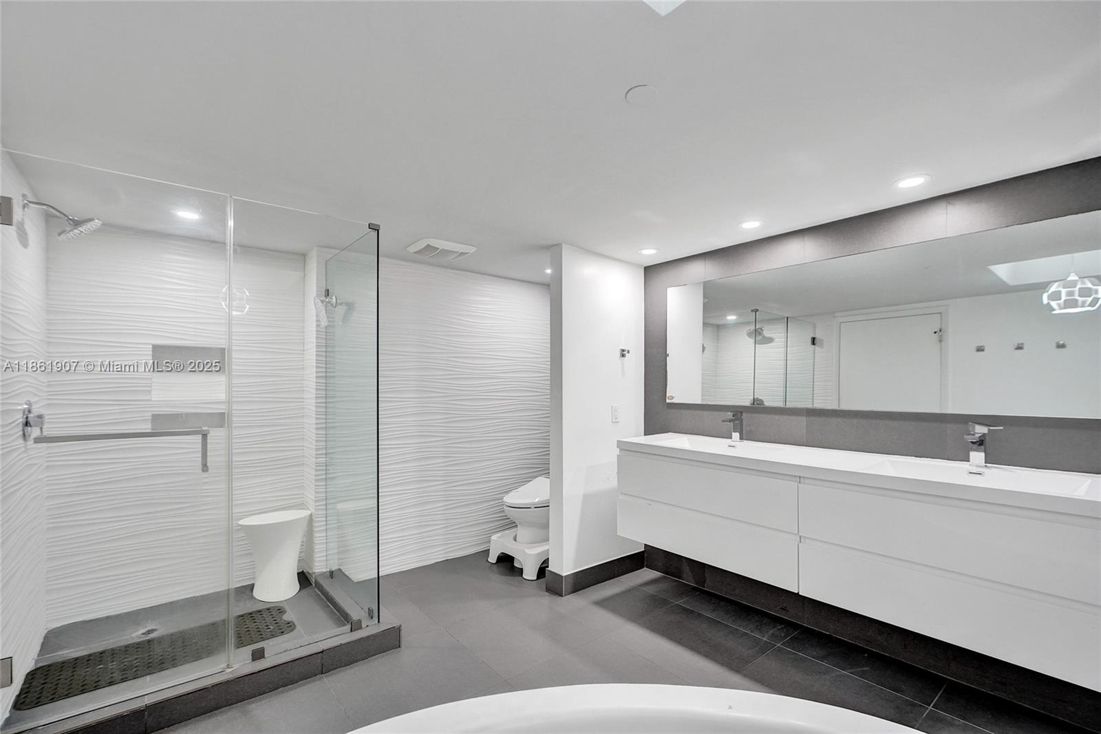 TURNBERRY ISLE CONDO - Residential