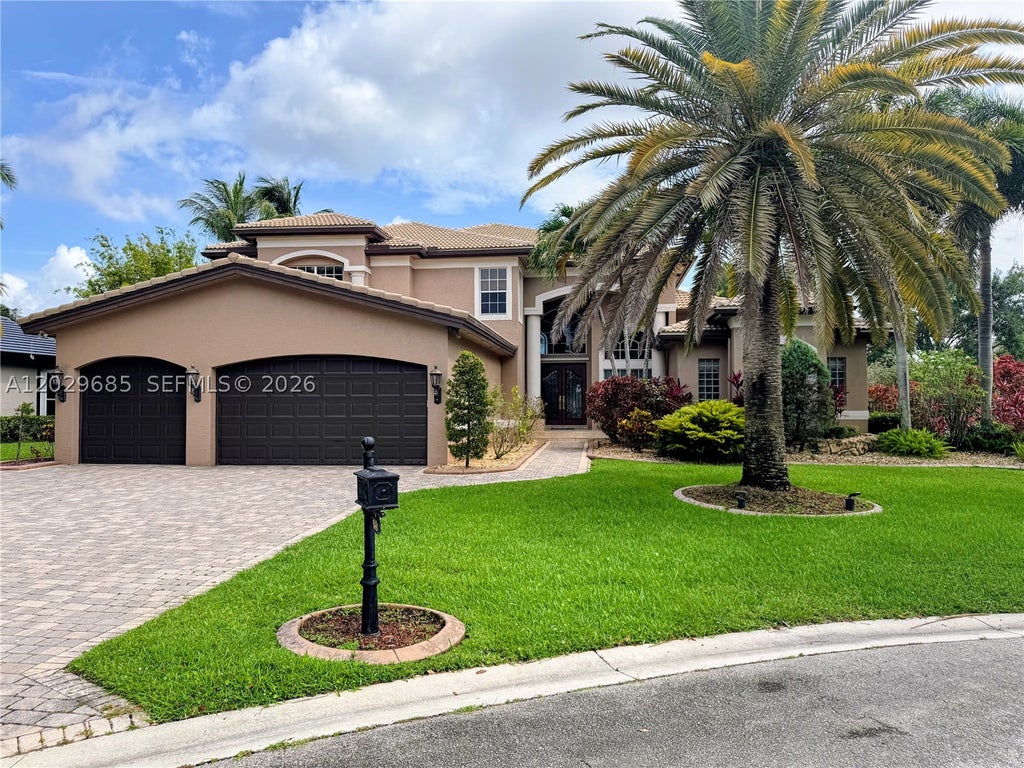 Photo of 10445 Canterbury Ct, Davie, FL 33328 (MLS # A12029685)
