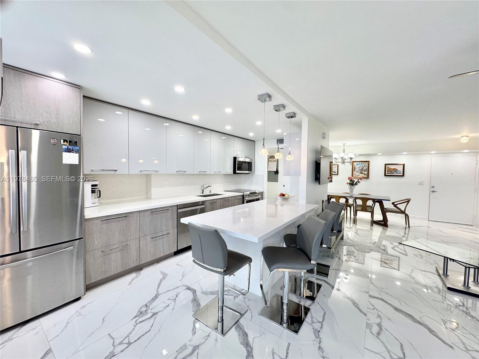 WINSTON TOWERS 400 CONDO - Residential