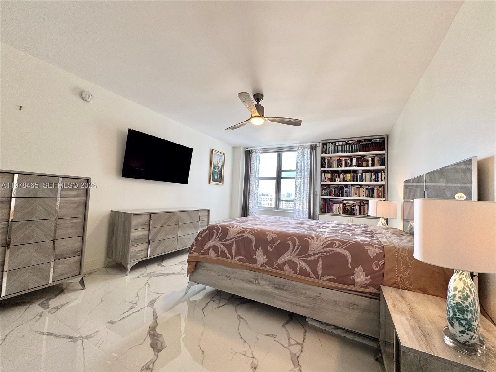 WINSTON TOWERS 400 CONDO - Residential