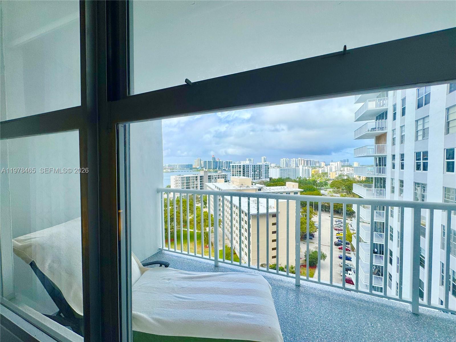 WINSTON TOWERS 400 CONDO - Residential