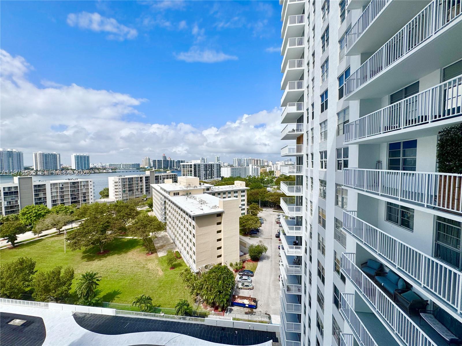 231 174th St 1501, Sunny Isles Beach, FL, 33160/$650,000 4 231 174th St 1501