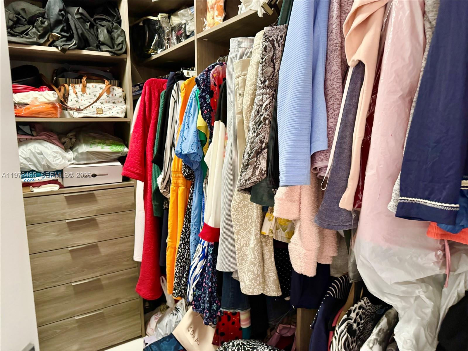 WINSTON TOWERS 400 CONDO - Residential