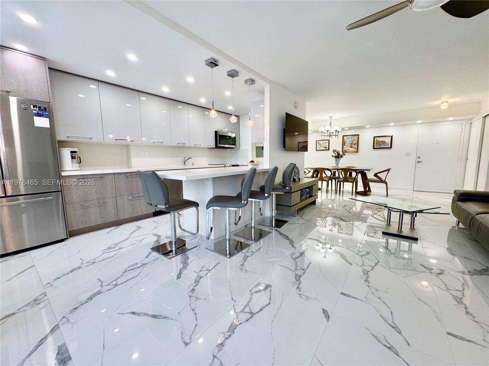 WINSTON TOWERS 400 CONDO - Residential