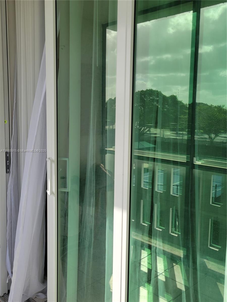 HILLCREST EAST NO 20 COND - Residential