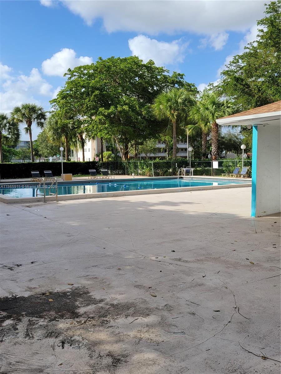 HILLCREST EAST NO 20 COND - Residential