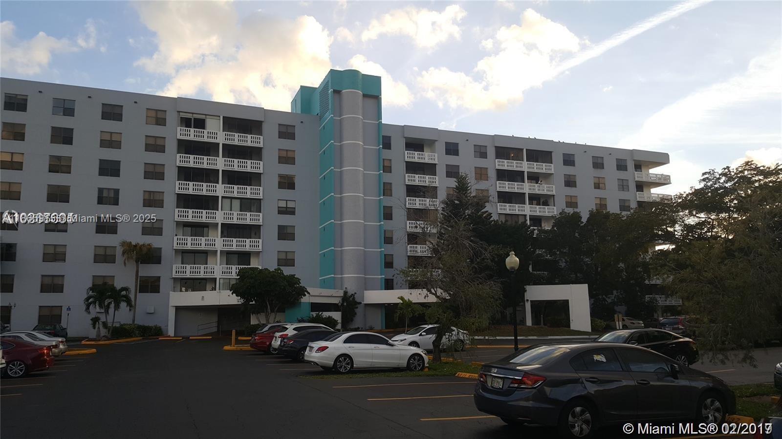 HILLCREST EAST NO 20 COND - Residential