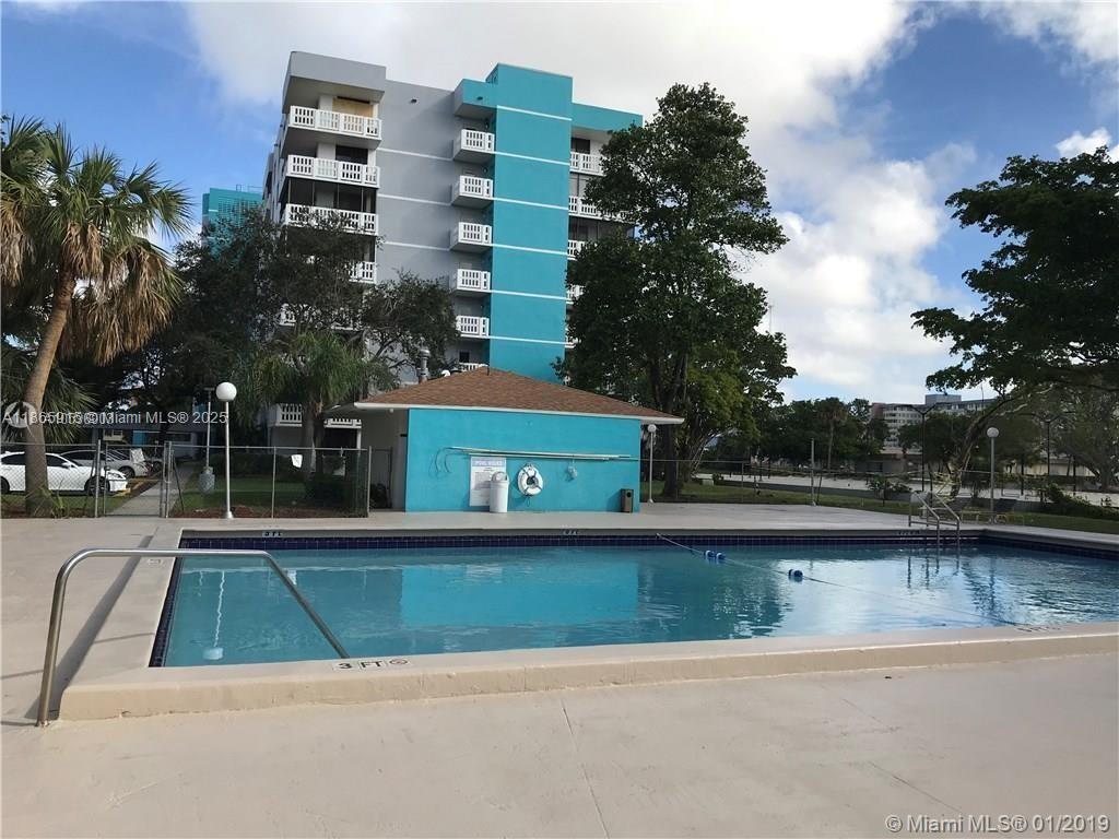 HILLCREST EAST NO 20 COND - Residential