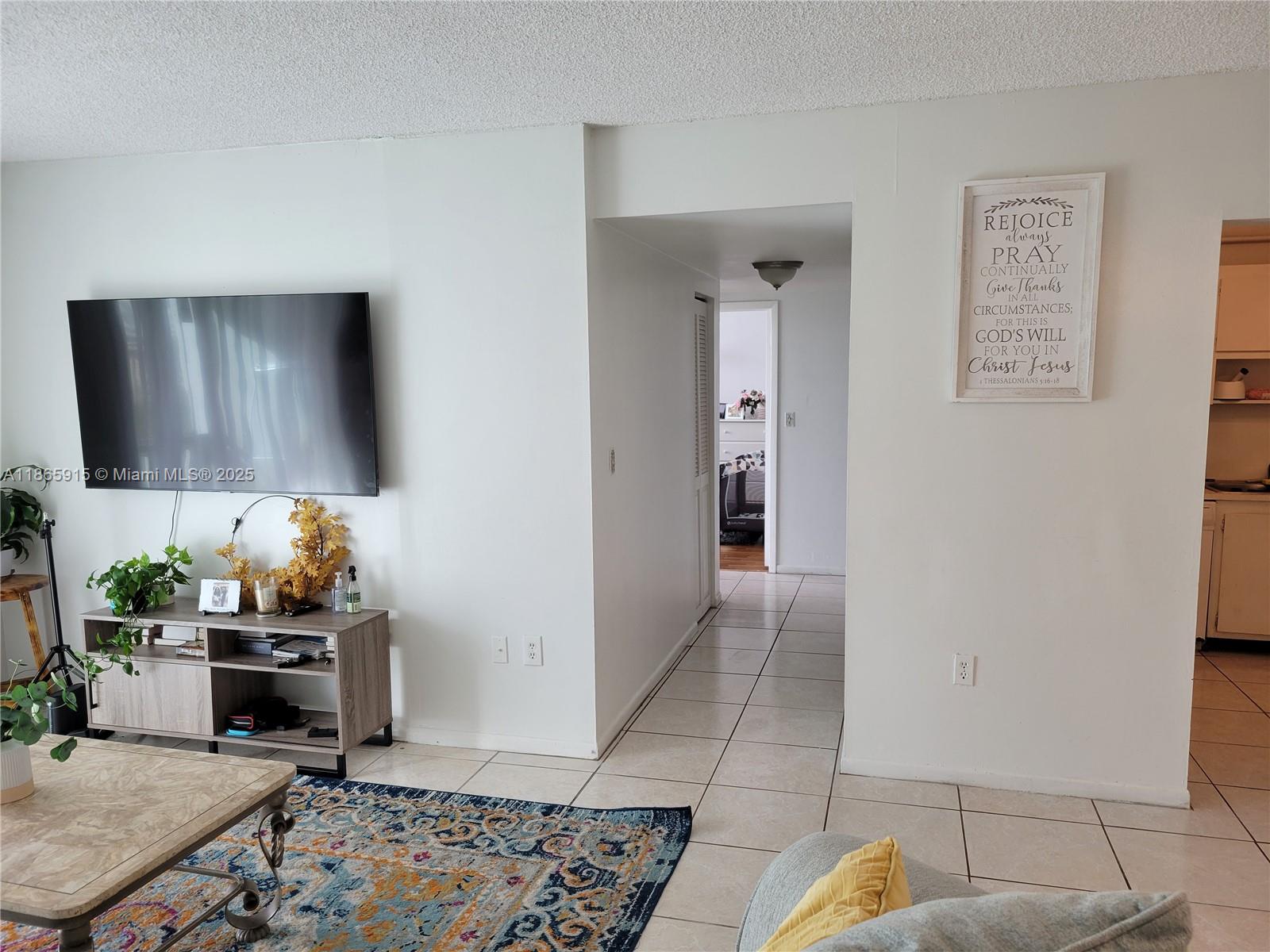 HILLCREST EAST NO 20 COND - Residential