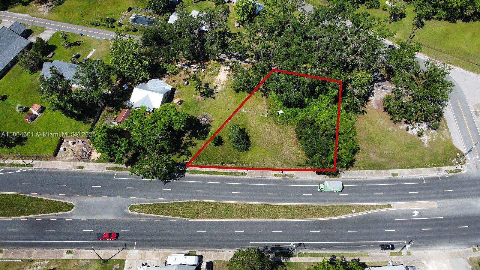 0.52 Acres Buildable Vacant Lot on E Capps Hwy, Lamont, FL. Discover the potential of this lot with 624.57 ft of road frontage. With power available at the road, this parcel is ready for your vision: a new home, a weekend retreat or a smart investment. Zoning: Buildable residential lot. Quiet community of Lamont, perfect mix of rural charm & convenience. Natural beauty, wide open spaces. 30 minutes to Tallahassee. Access to outdoor recreation, local farms & conservation areas. Whether you're looking to build your dream home or simply invest in land, this is a rare find in a growing area. Paved road access; Excellent visibility & frontage; development potential; Ideal for builders, investors or future homeowners. ALL INFORMATION FROM THE SELLER AND MUST BE VERIFIED BY THE BUYER!
