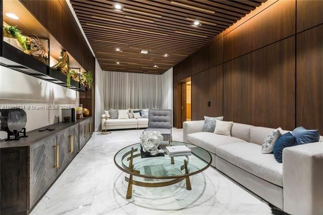 CLUB RESIDENCES AT PARK G - Residential