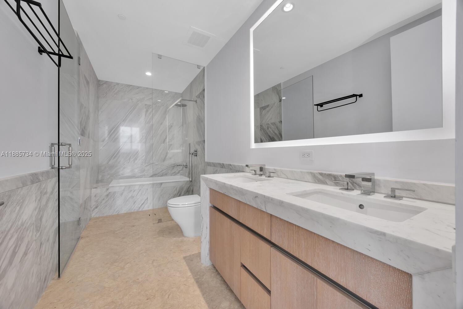 CLUB RESIDENCES AT PARK G - Residential