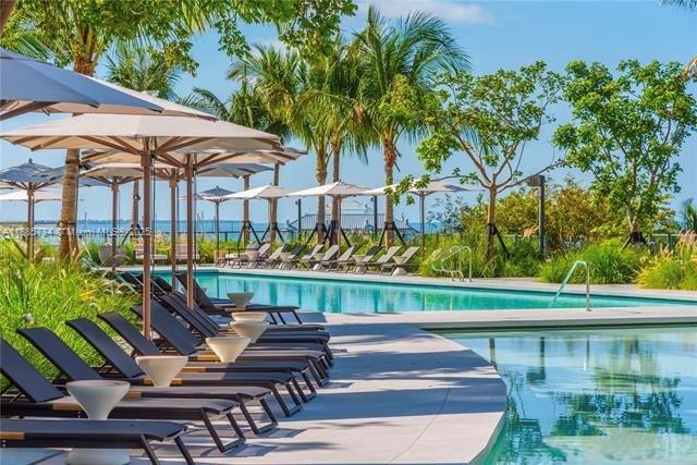 CLUB RESIDENCES AT PARK G - Residential