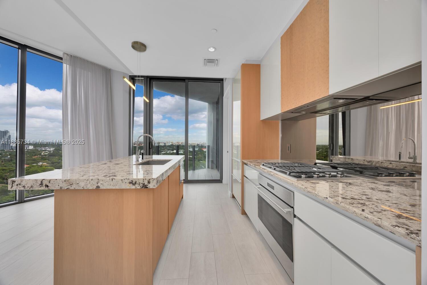 CLUB RESIDENCES AT PARK G - Residential